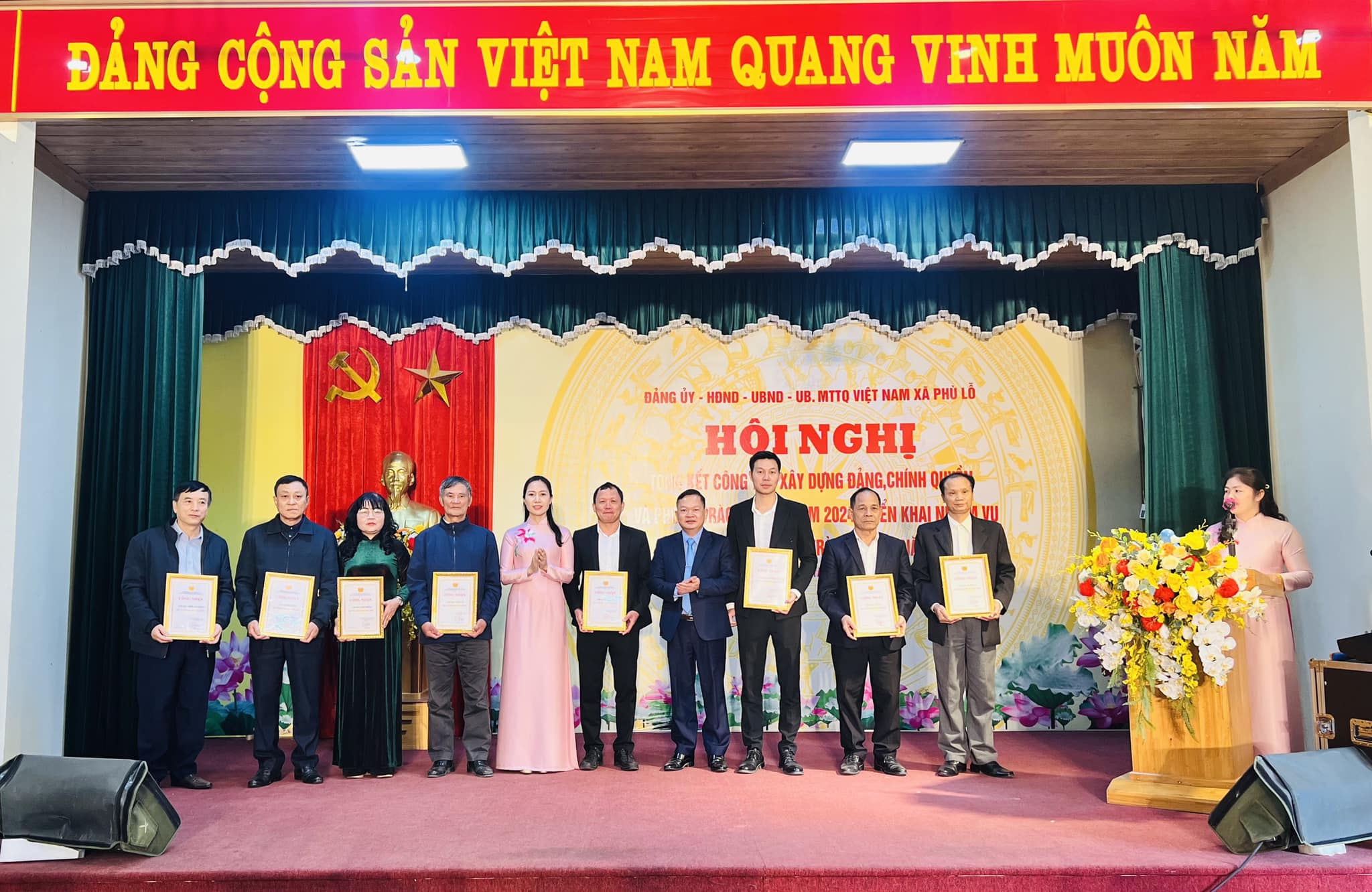 ĐỒNG CHÍ NGUYỄN NAM HÀ - PHÓ BÍ THƯ THƯỜNG TRỰC HUYỆN ỦY, CHỦ TỊCH HĐND HUYỆN DỰ HỘI NGHỊ TỔNG...